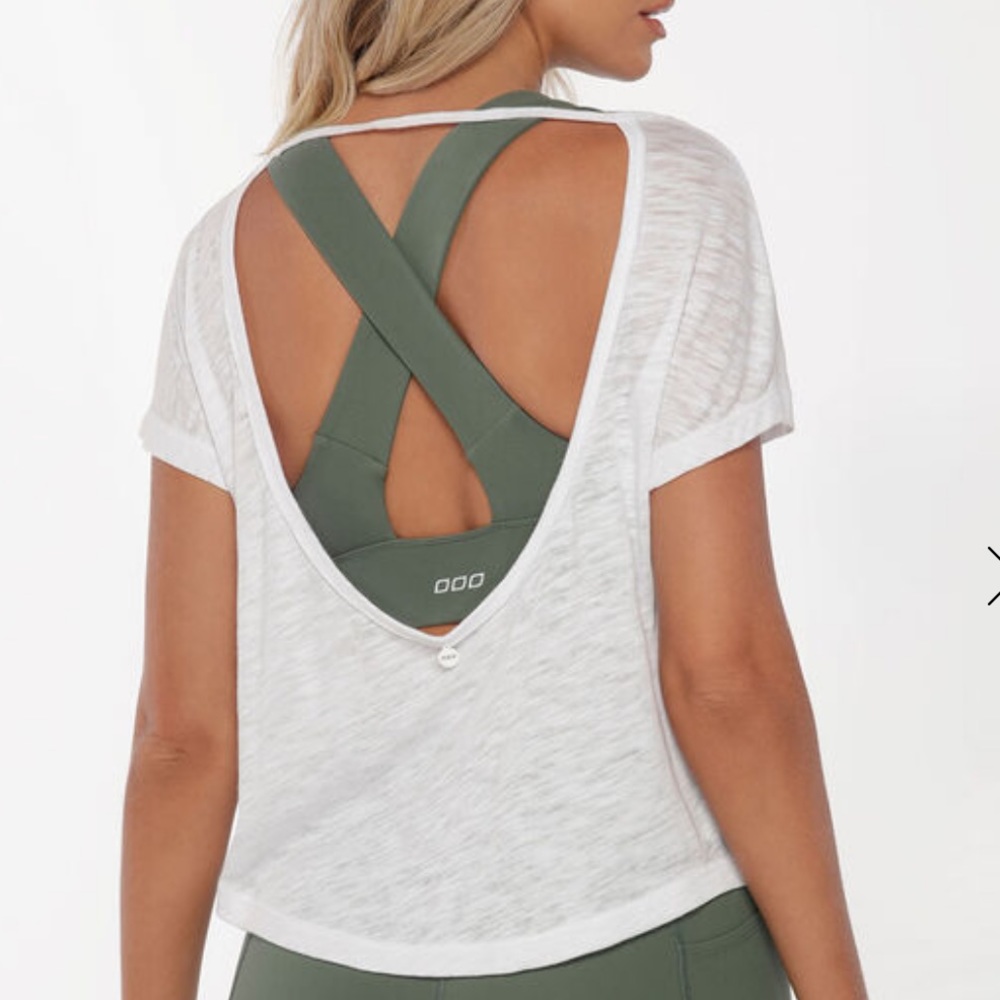 Lorna Jane mist cropped short sleeve top